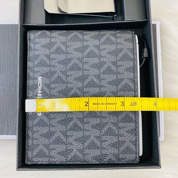 Michael Kors Jet Set Men’s Slim Billfold Wallet Money Clip Box Set - Picture 12 of 13